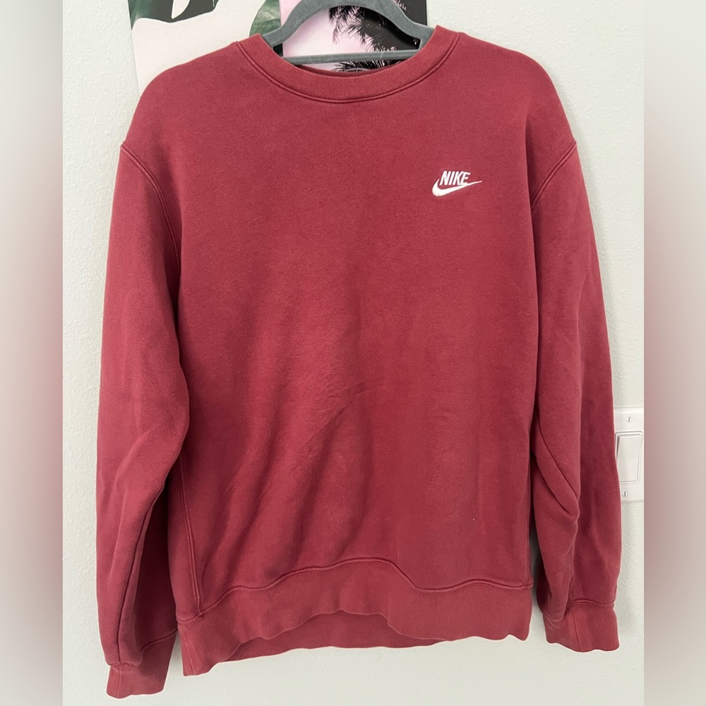 Red Nike M Crewneck